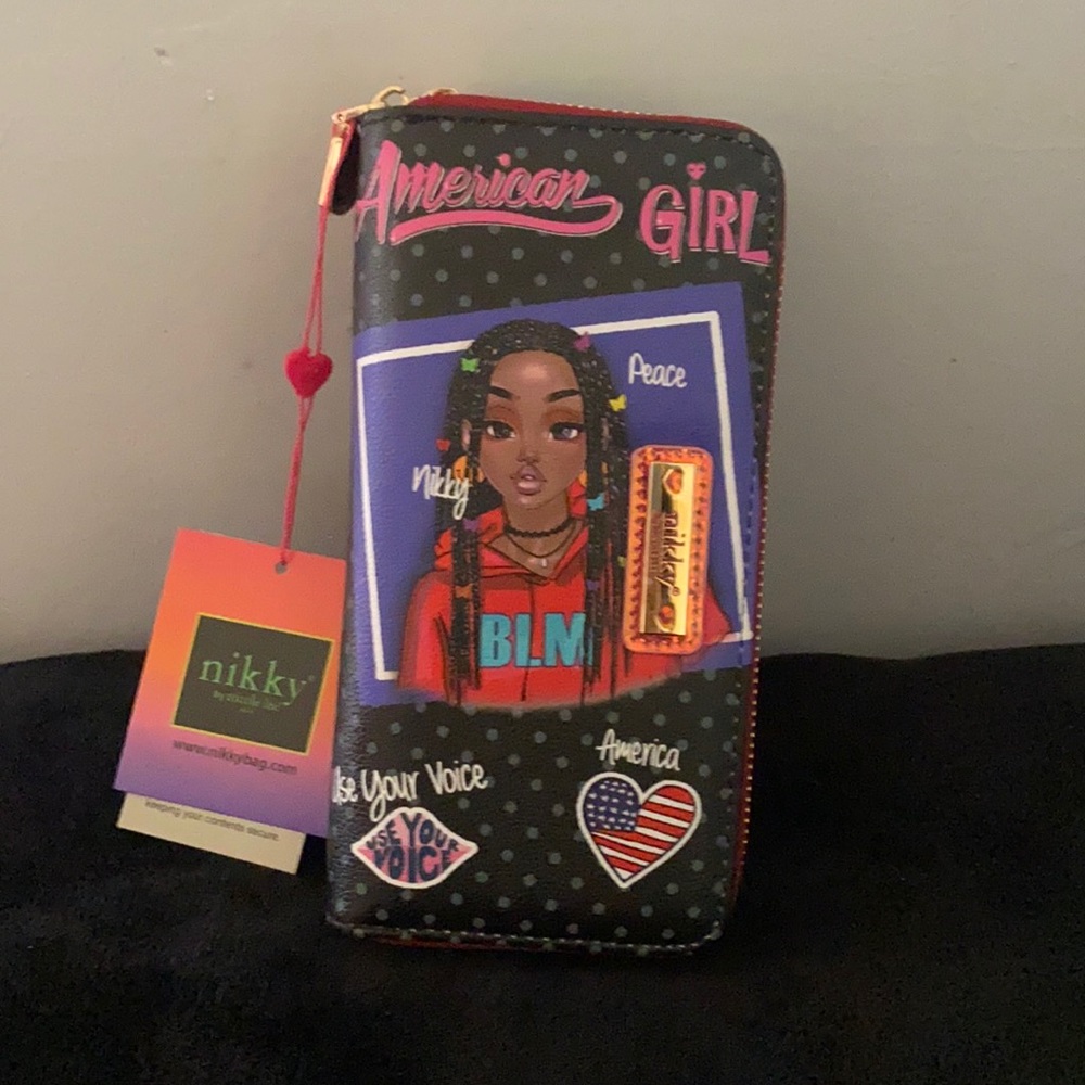 NWT. Nikki Nicole lee original wallet